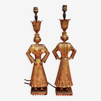 Paire de lampe sculpture en fer battu doré attribué Gilbert Poillerat