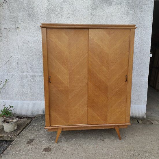 Compass foot cabinet