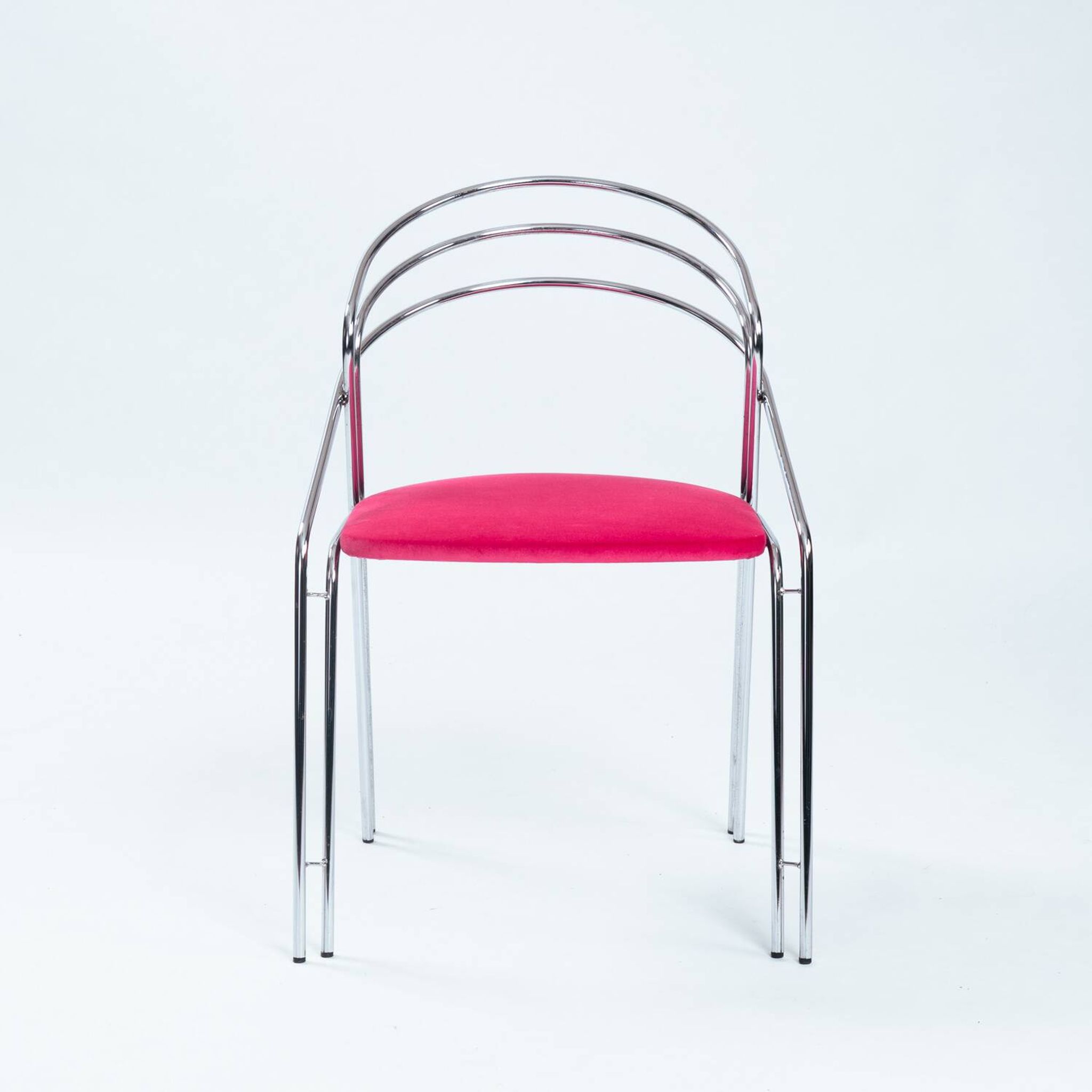 Set of Four Midcentury Italian Dining Chairs in Chrome and Pink Velvet