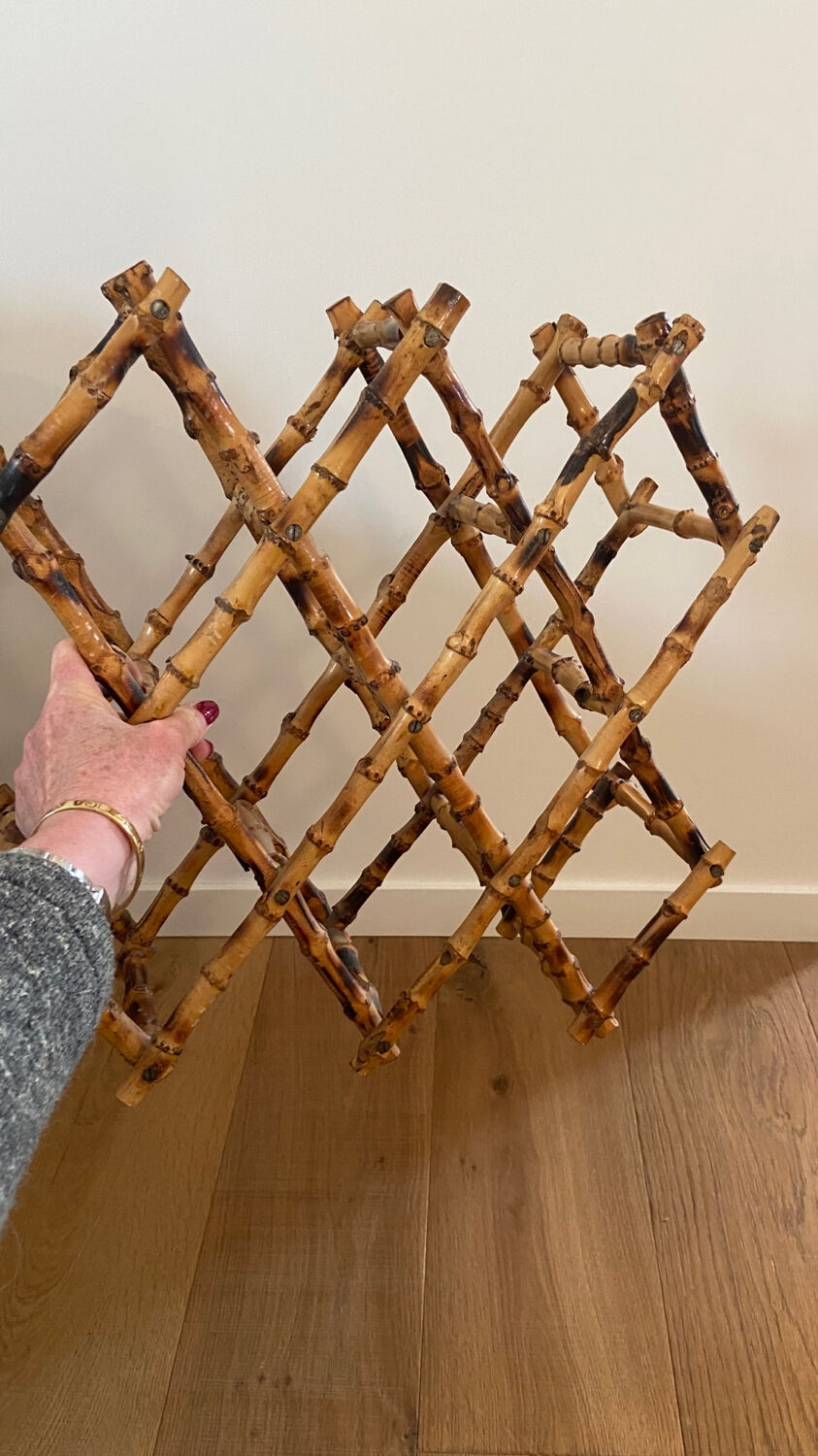 Range foldable bottles in vintage bamboo / rattan