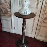 Pedestal seat