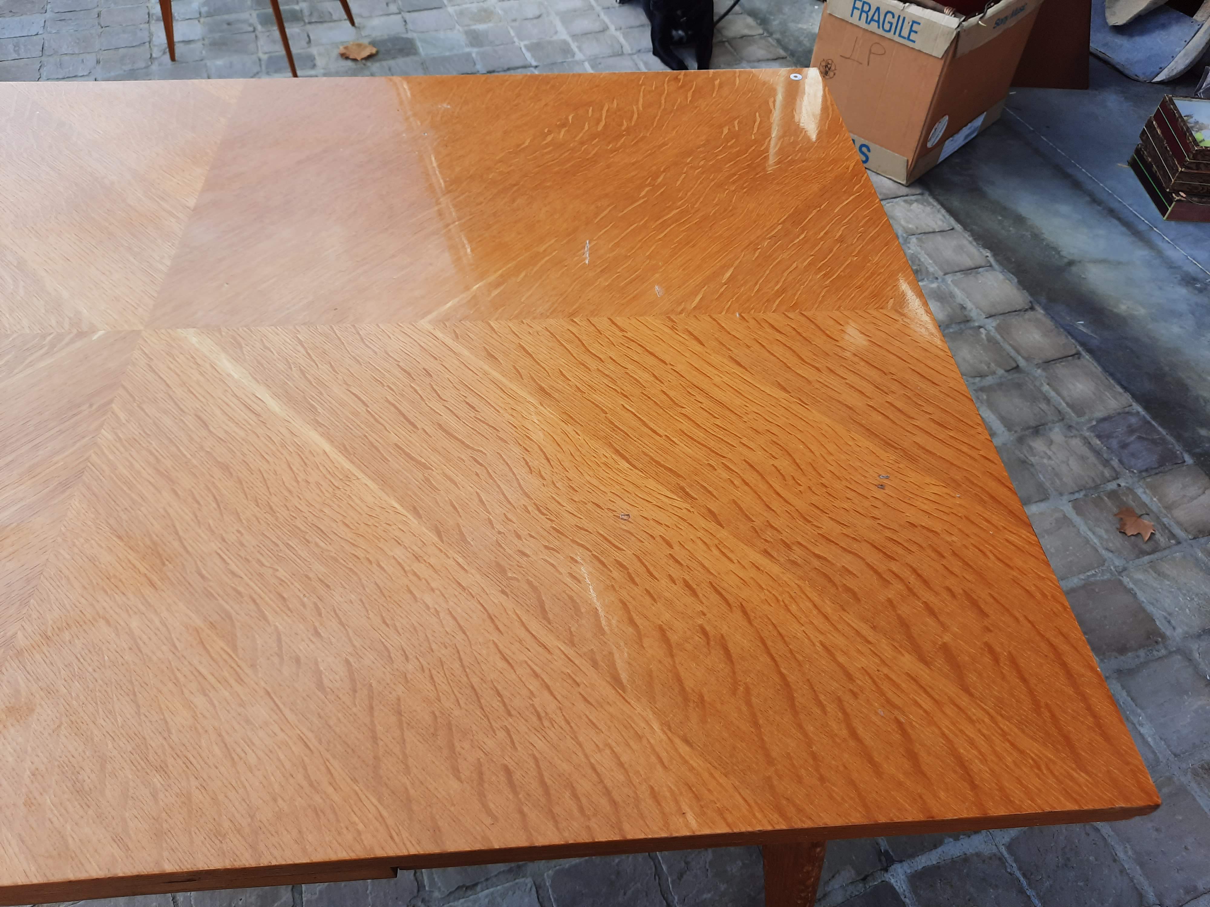 Vintage table foot compass