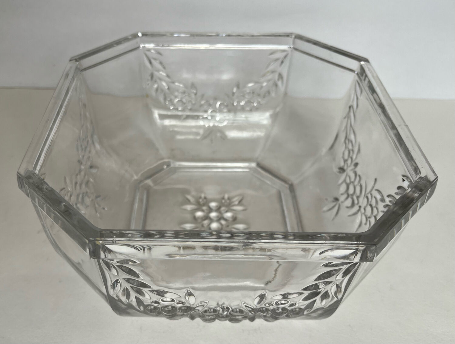 Saladier en cristal moulé