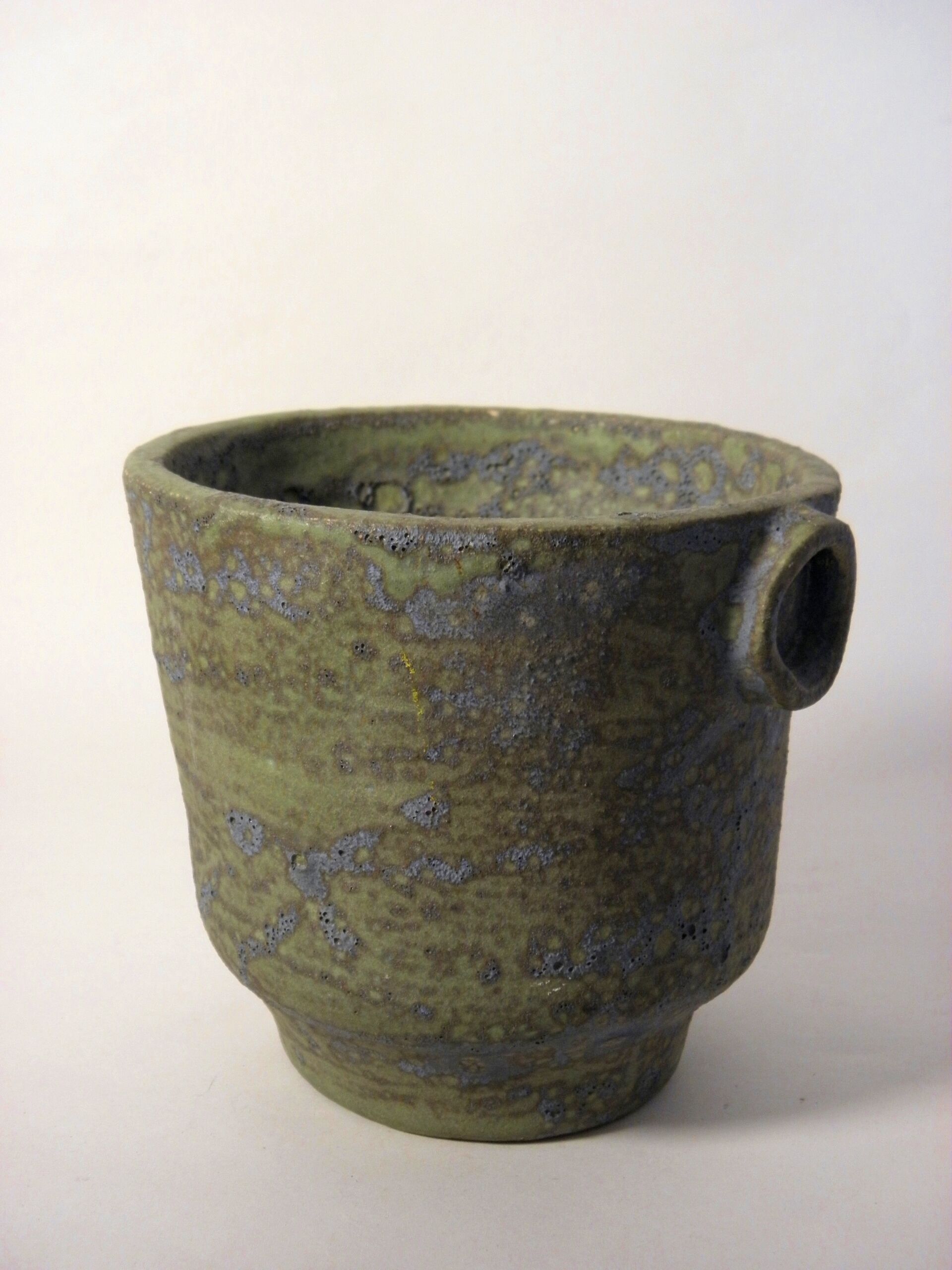 Ceramic pot lava effect