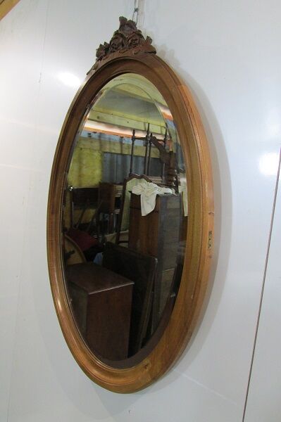 Oval mirror in blond Walnut former 58x92cm