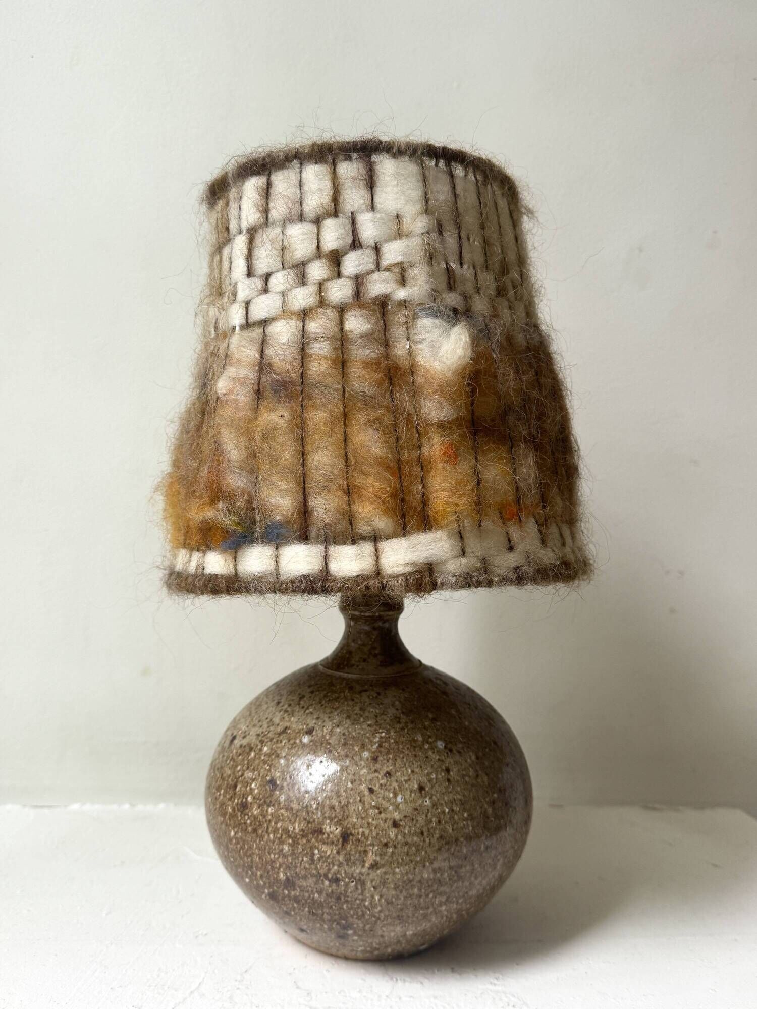 Ceramic table lamp in chamotte stoneware & wool, Alain Blanchard 1970