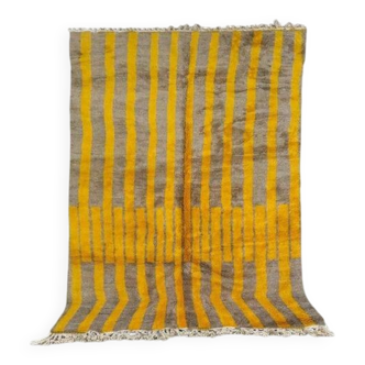 Traditional Moroccan rug 250cm x 150cm