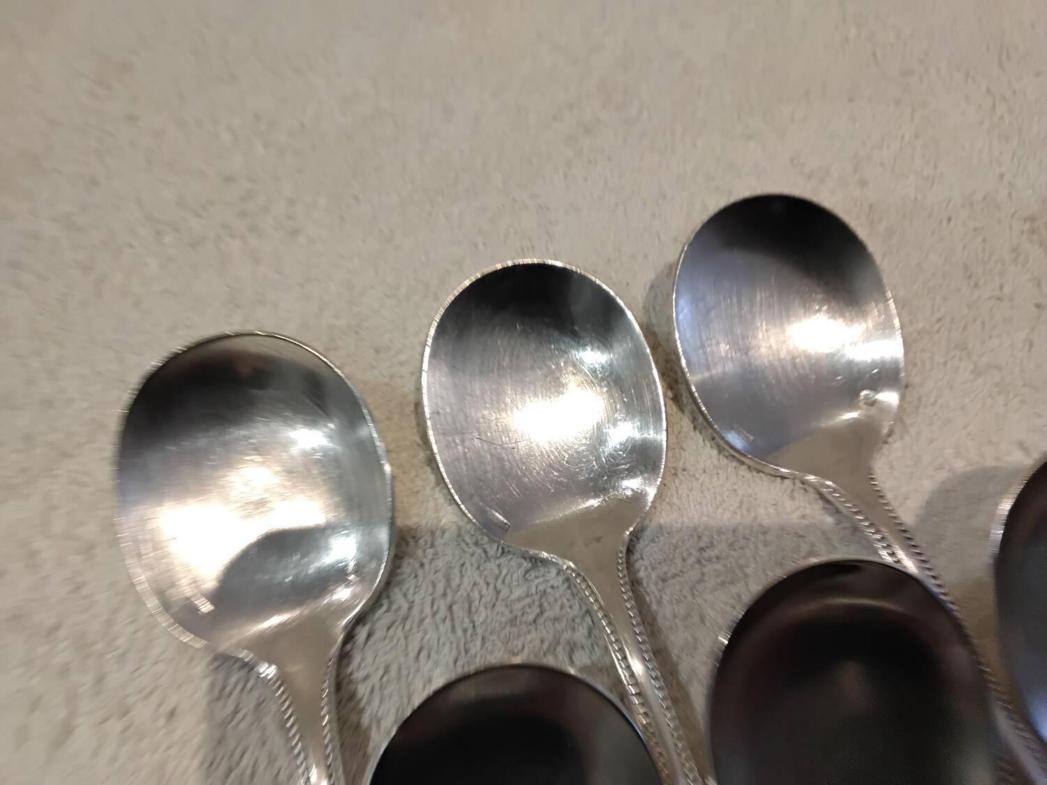 6 silver-plated ice cream scoops, goldsmith Frionnet, pearl decor