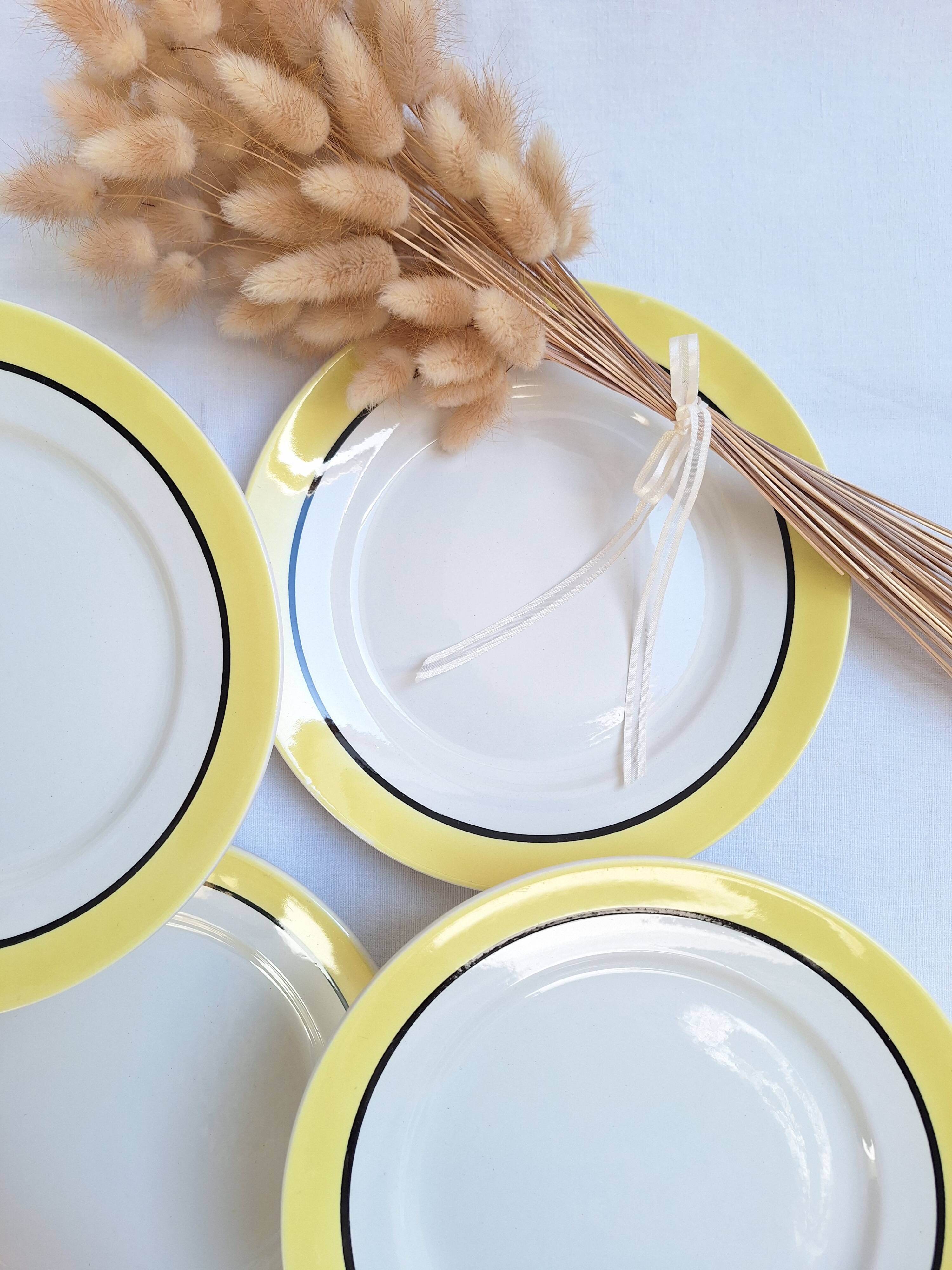 Yellow flat plates Badonviller