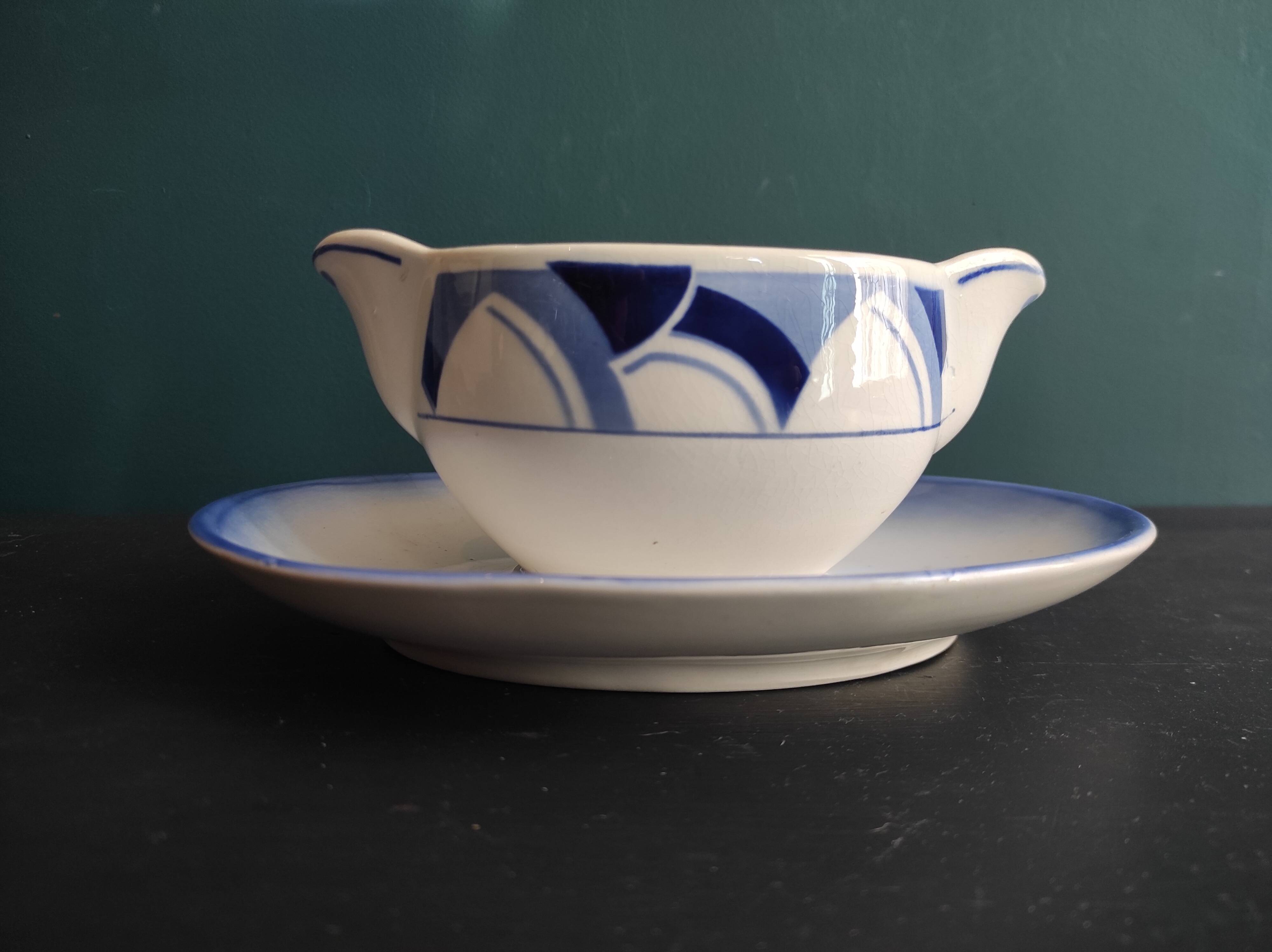 French vintage sauce boat, Digoin Sarreguemines