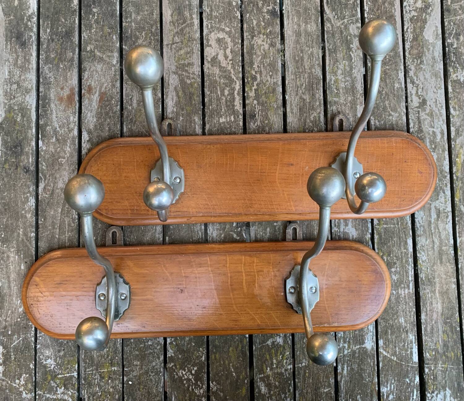 Wall-mounted coat rack