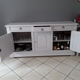 Buffet dining room
