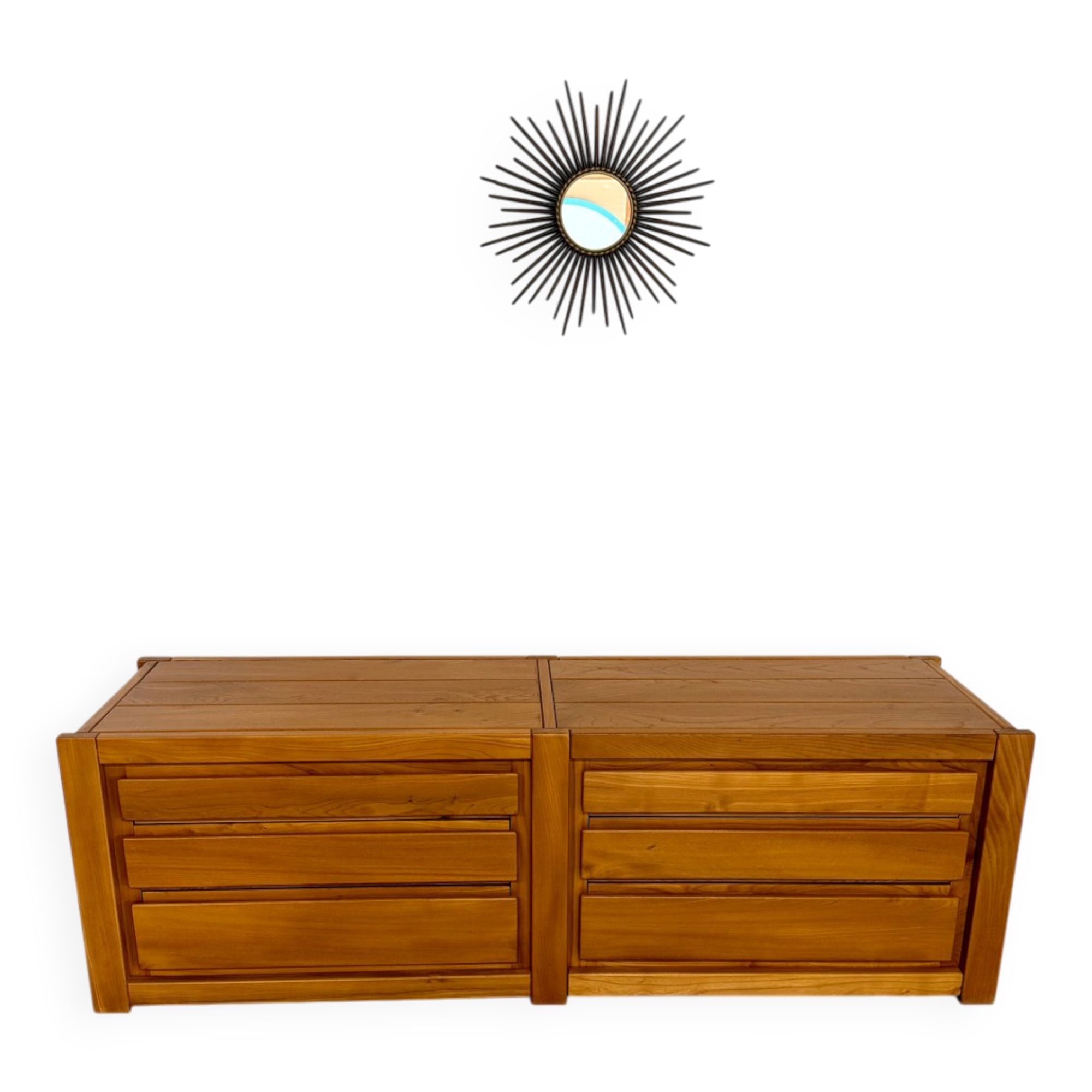 Low enfilade Regain in solid elm, French design from the 1970s, vintage.