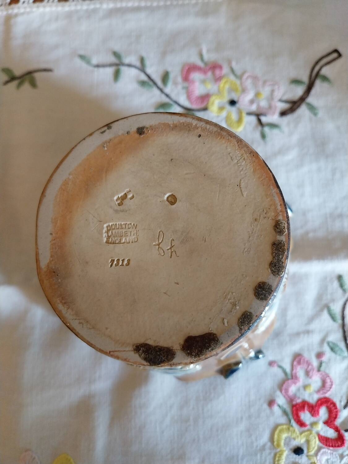 Royal Doulton miniature lambeth pot