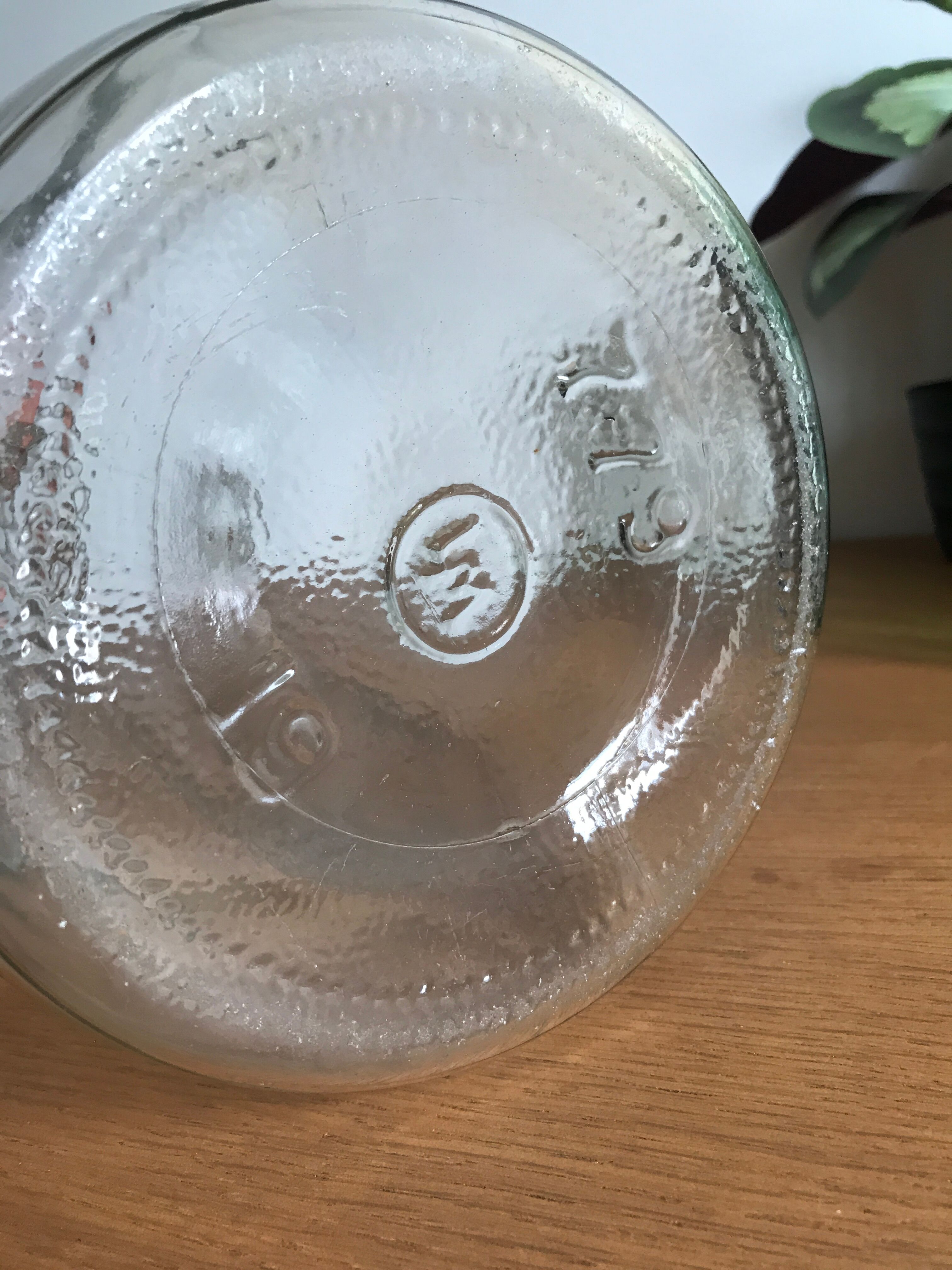 Bottle in transparent glass one gallon (3.8litres)