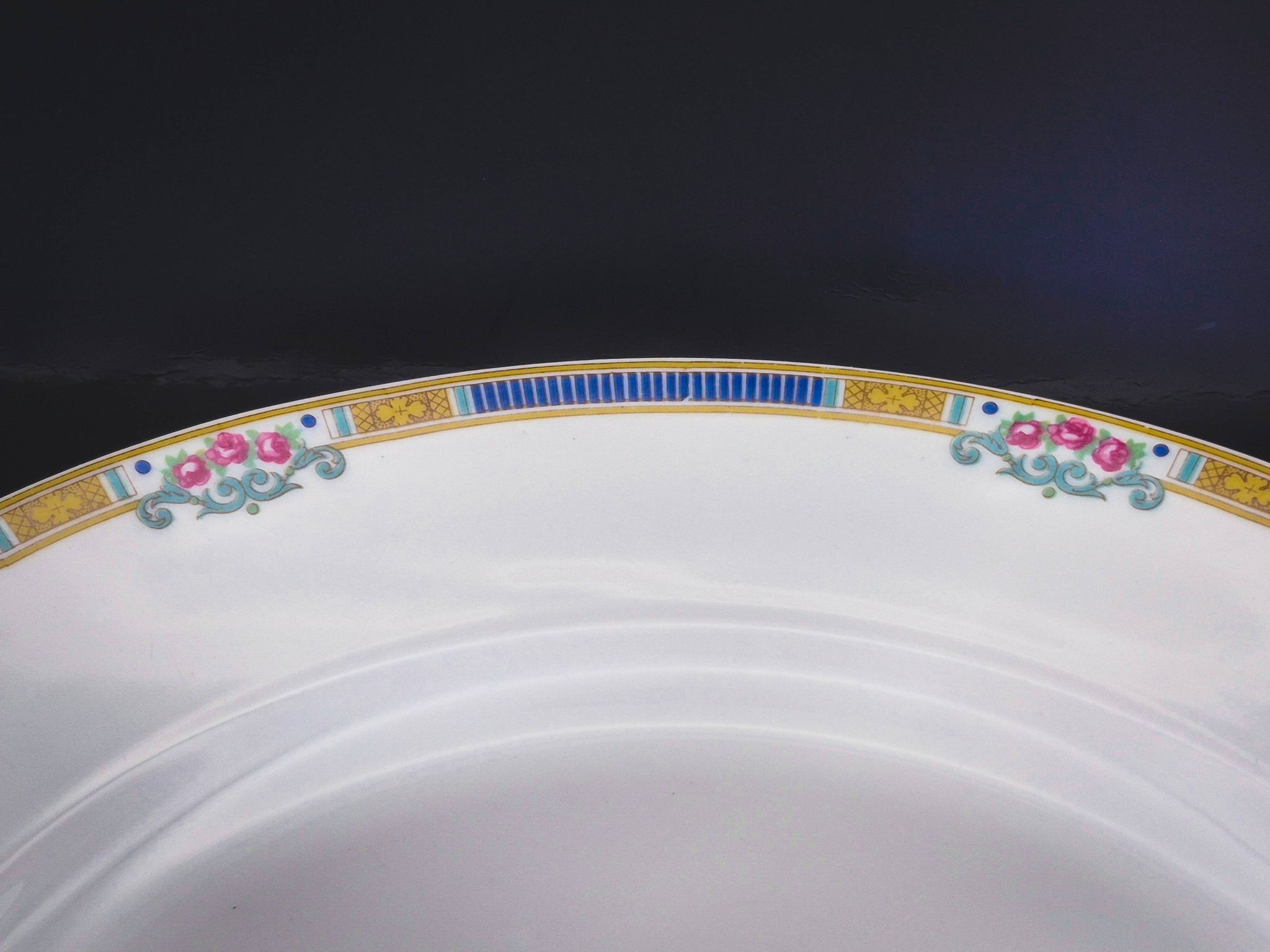 Large round serving dish, semi-deep, Bernardaud Limoges – Art Deco – A718