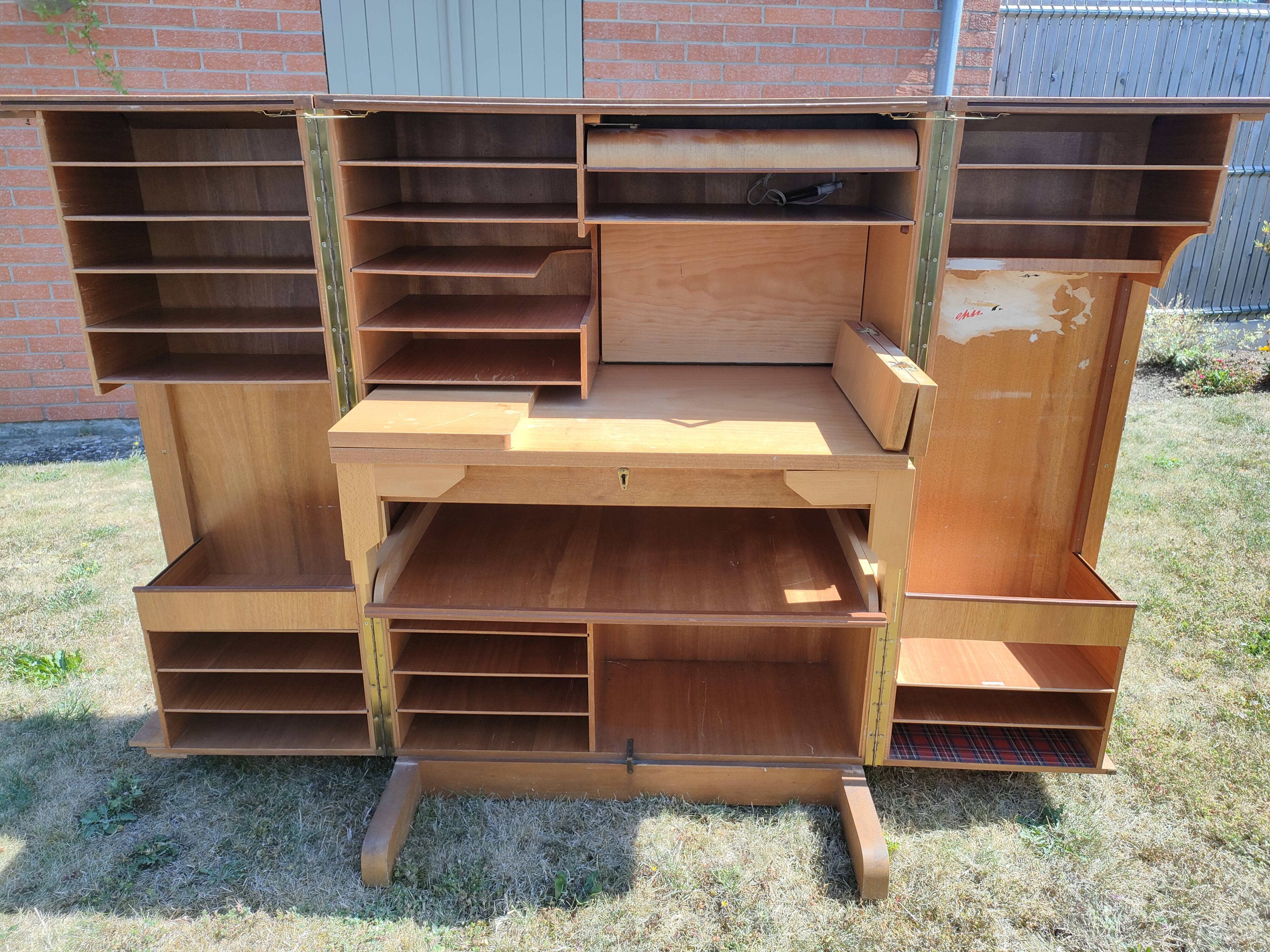 Bureau « magic box »  dans le style de Mummenthaler & Meier