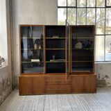 Mahey bookcase in elm and XXL brass