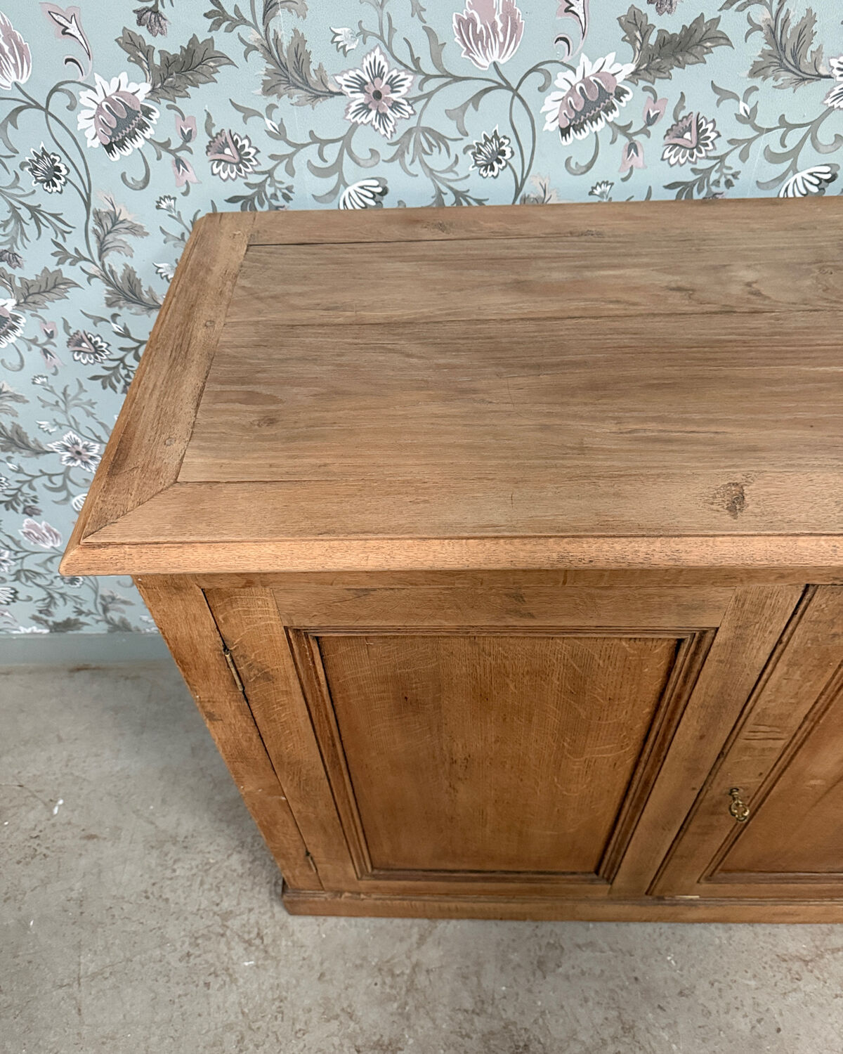Rustic buffet (renovated)