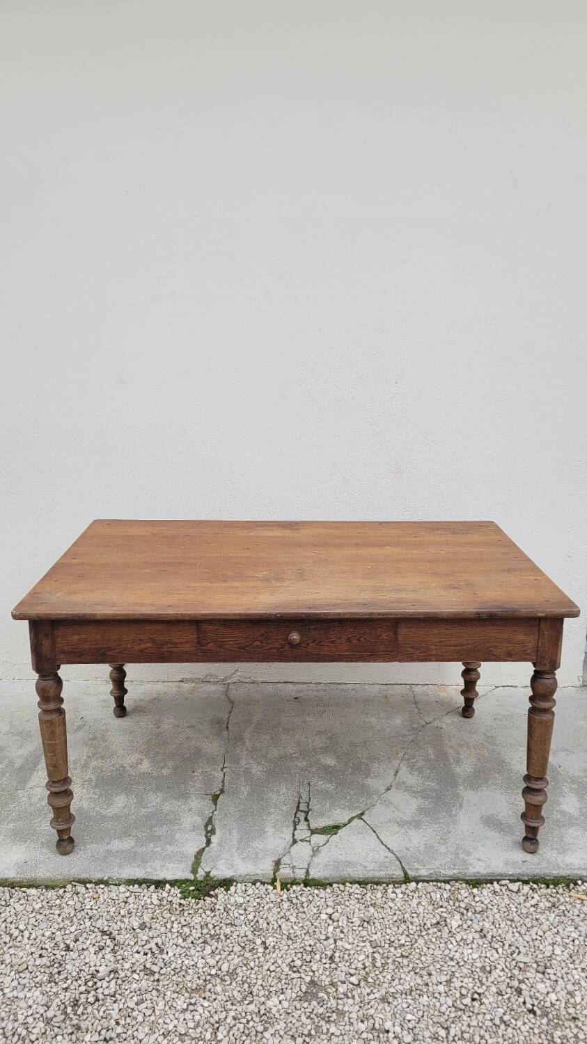 Rustic farm table in solid oak, Louis Philippe legs, 19th century - 1m40