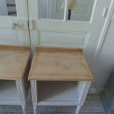 Pair of bedside tables, end tables re-enchanted in pearl gray, wooden top.