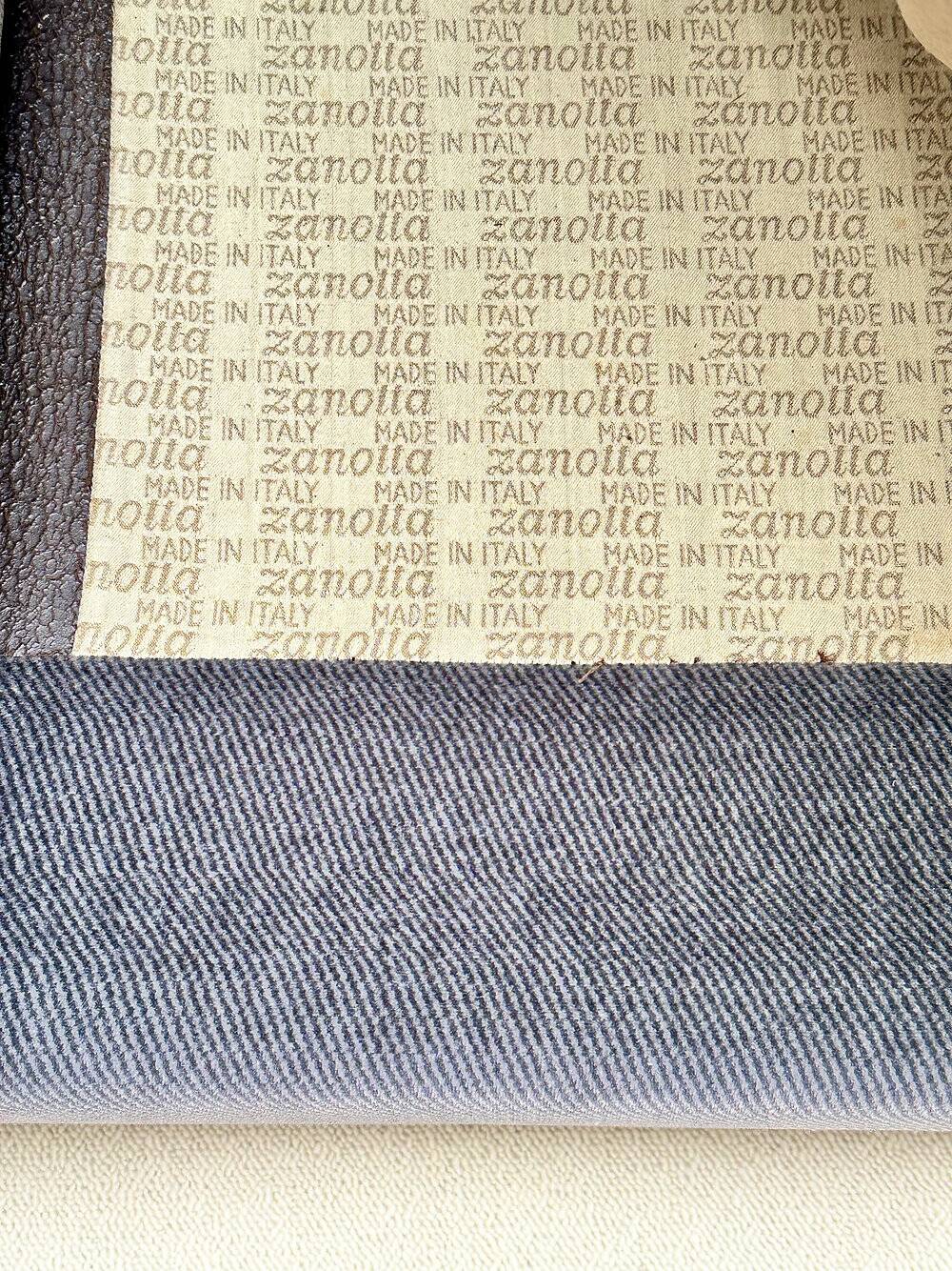 Velvet two seater 'Straccio', by De Pas, D'Urbino, Lomazzi
