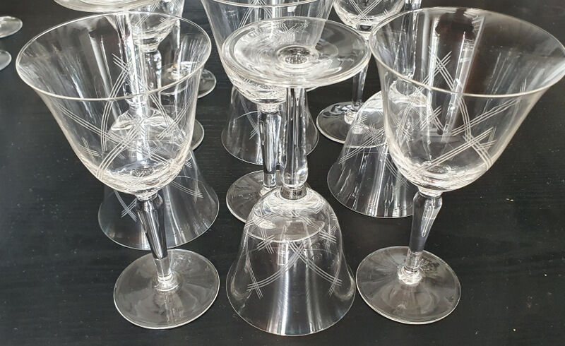 11 Large crystal glasses engraved Boch geometric pattern