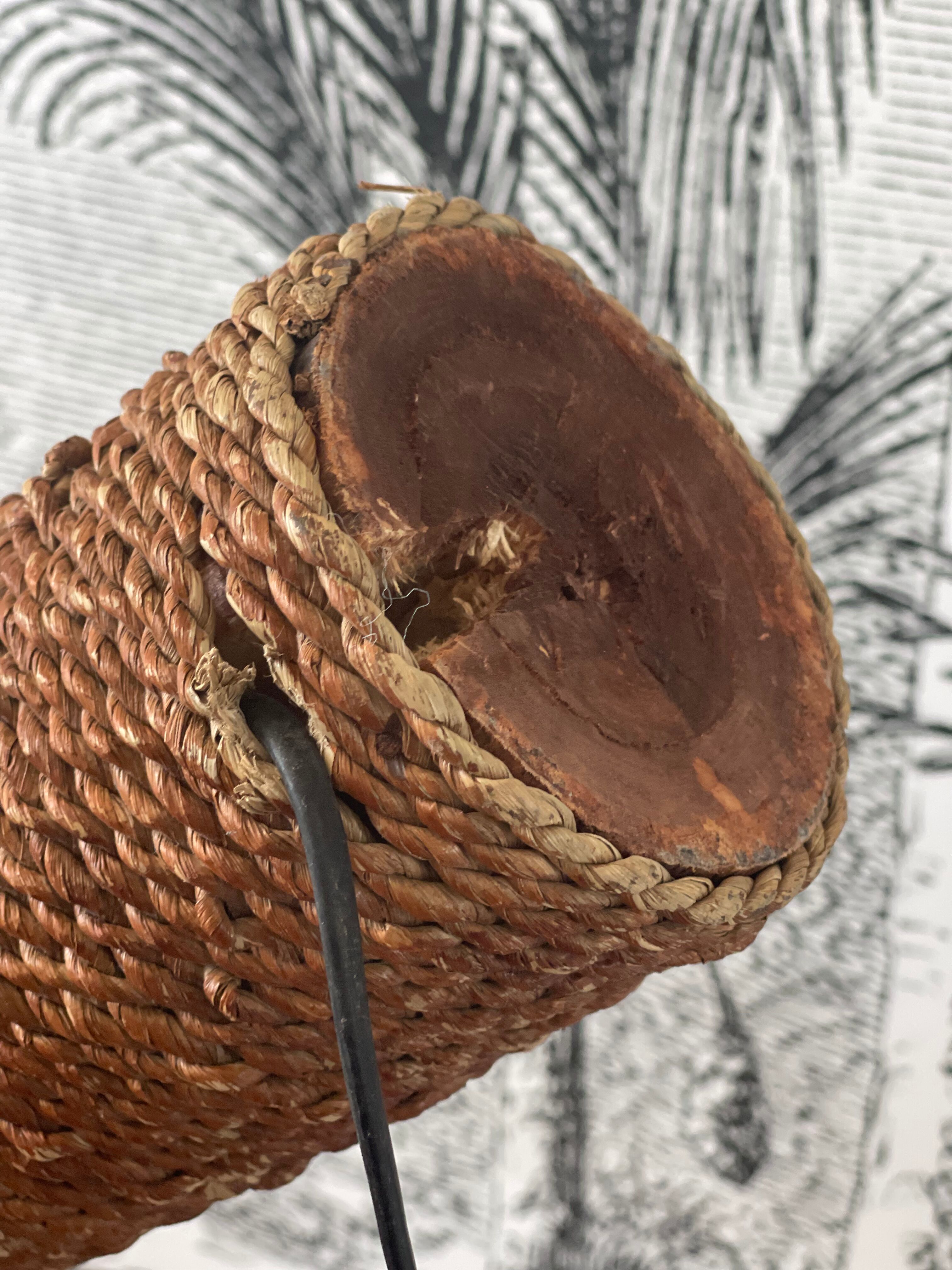 Lamp palm wood and rope