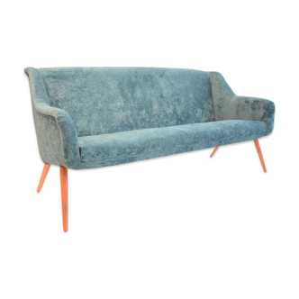 Seat 50's blue duck