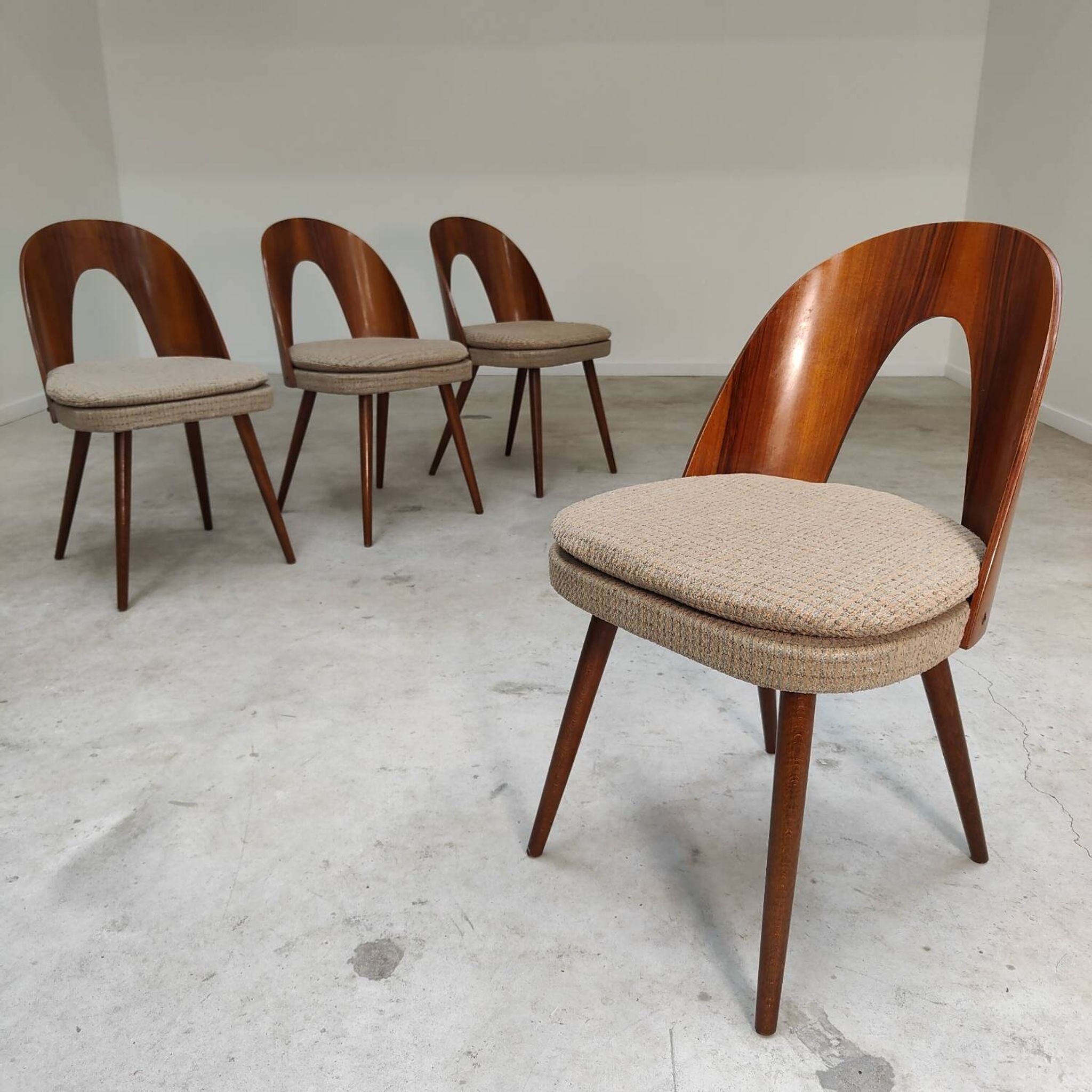 Set of 4 chairs by Antonin Suman for Tatra Nabytok 1960