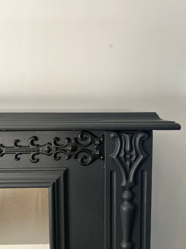 Buffet vitrine de style colonial