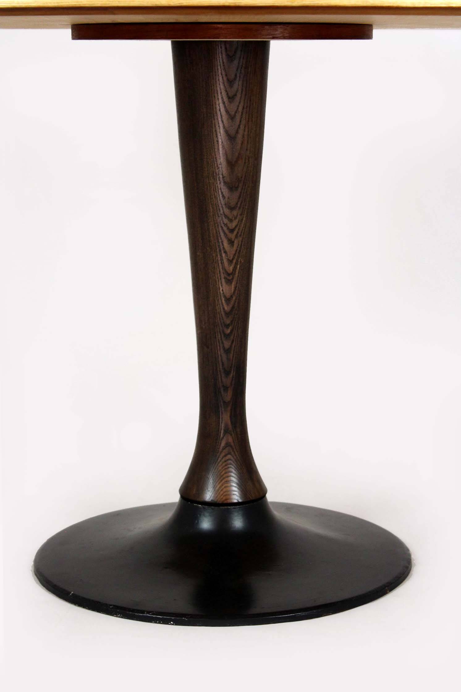 Mid-century modern round tulip dining table, restored by Drevotvar, 1960s.
