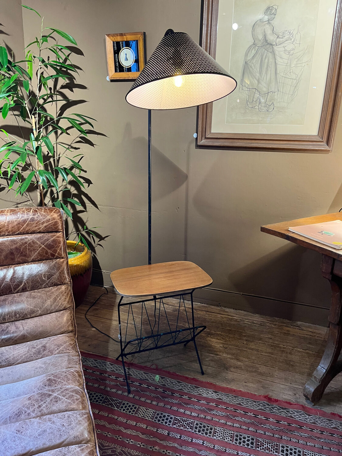 Floor lamp/magazine holder 1950