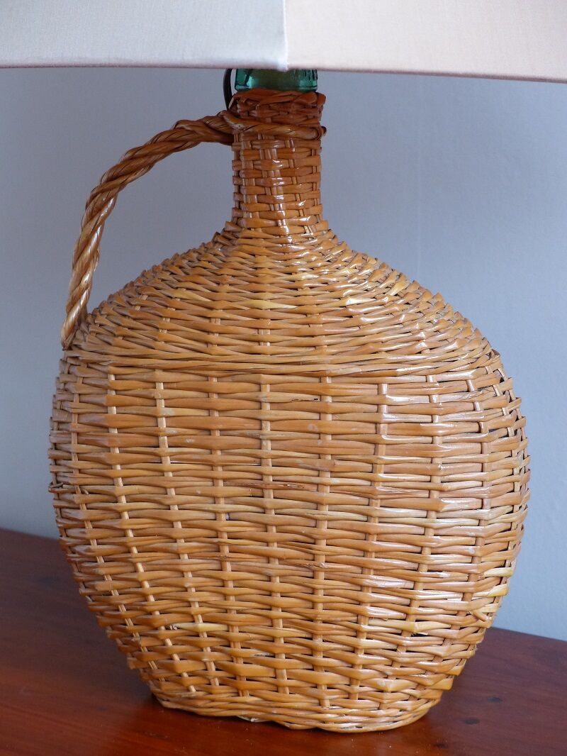 Braided Wicker table lamp