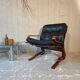 Kengu armchair