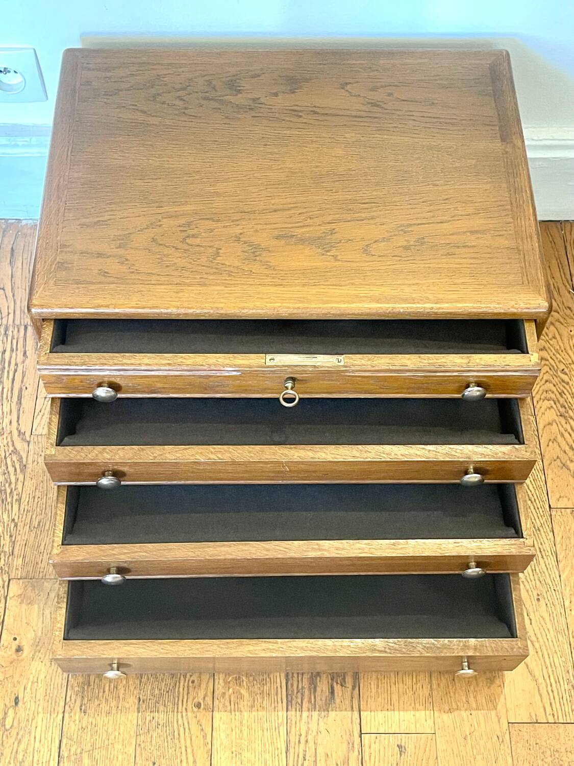 Oak silverware 132 place settings in excellent condition for Christofle Ercuis or others