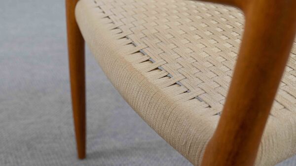 Ensemble de 4 chaises en teck danois modèle ''83'' par Niels O. Möller, Danemark années 70.