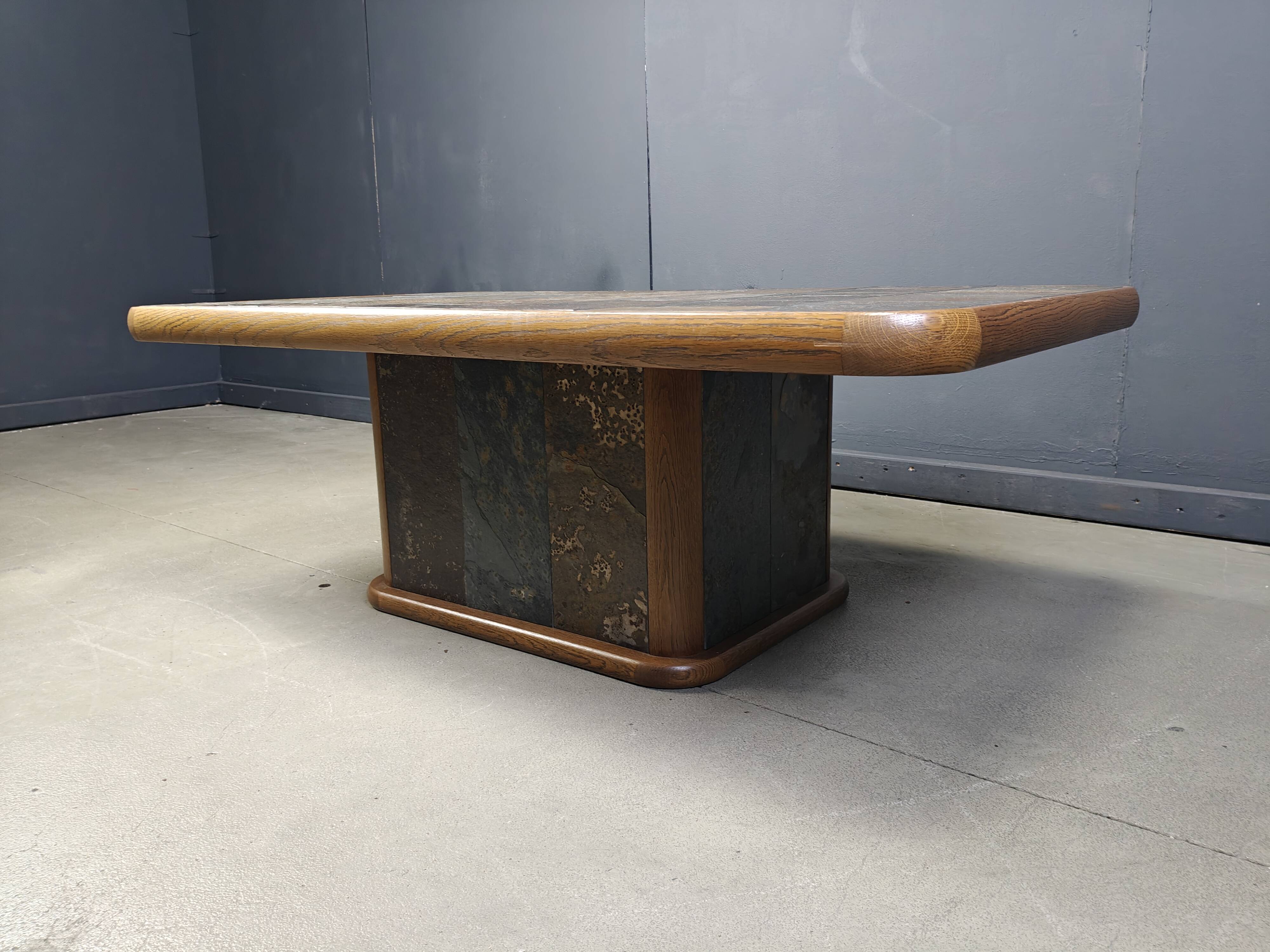 Table basse brutaliste en chêne et pierre, années 1970