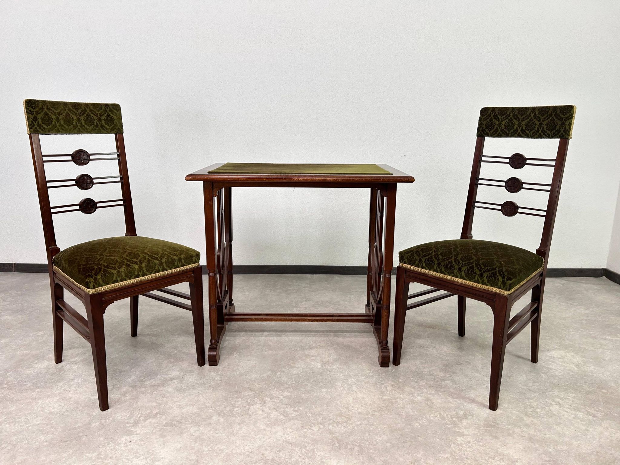Very rare group of seats from the Vienna Secession.