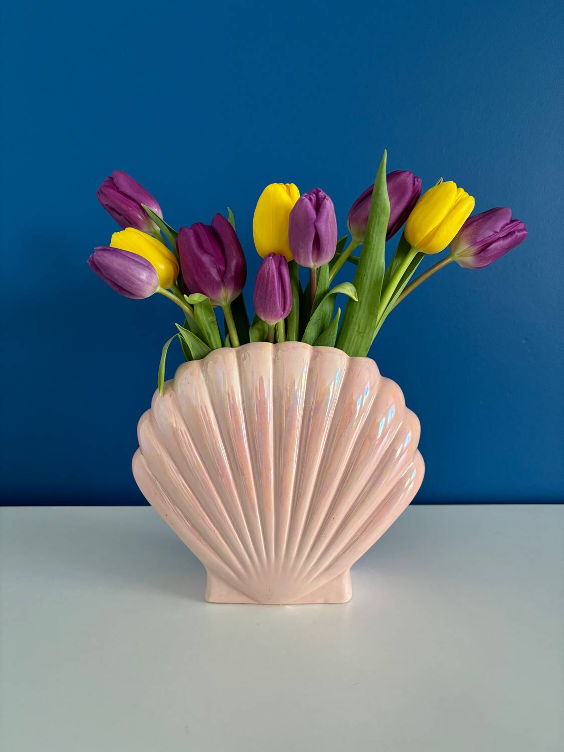 80's pink iridescent shell vase
