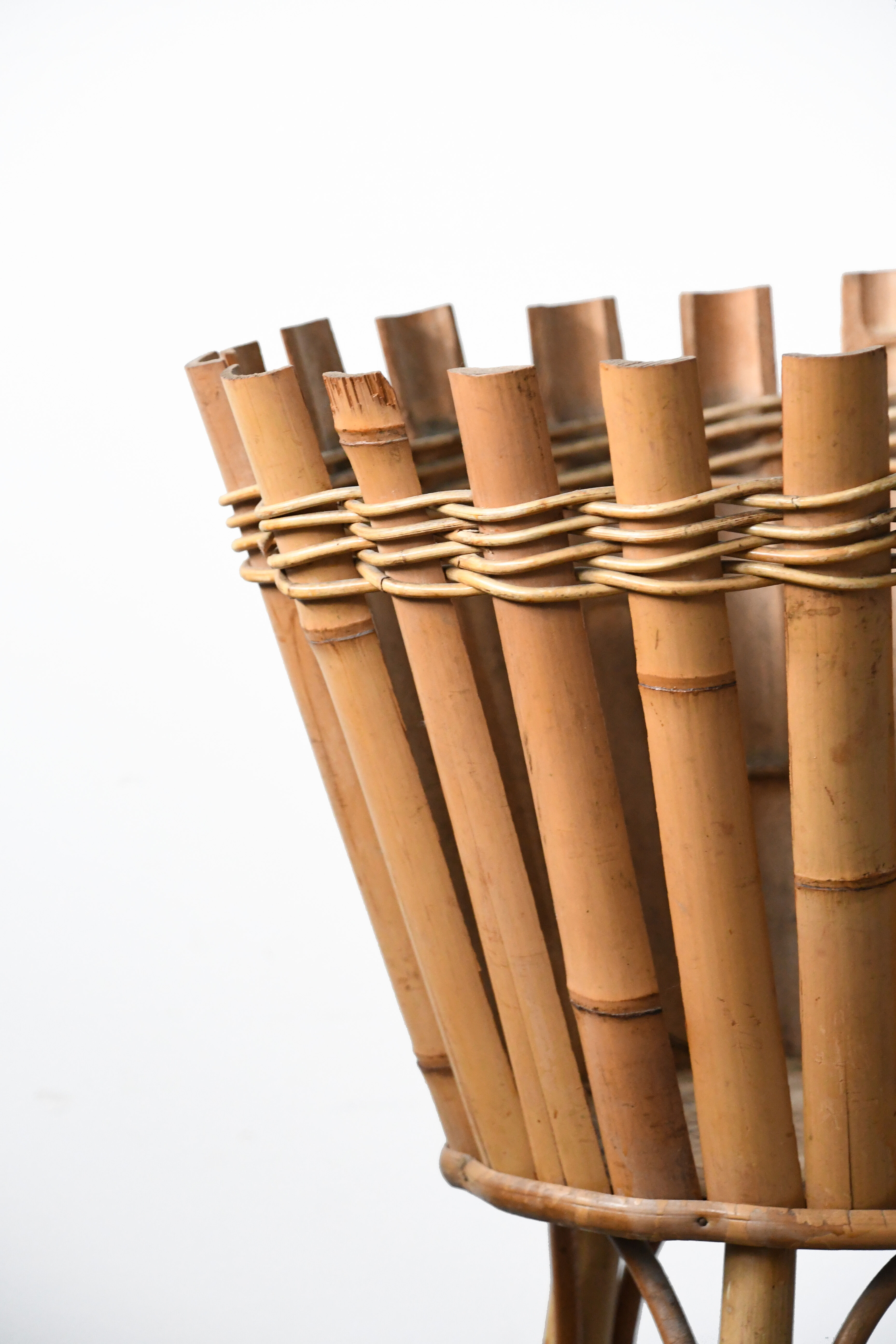 Bamboo/rattan plant holder