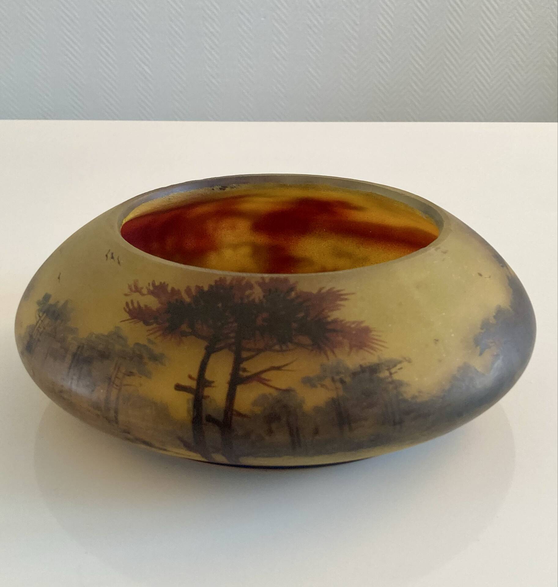 Circular glass bowl - hand-painted by Jean Simon Peynaud