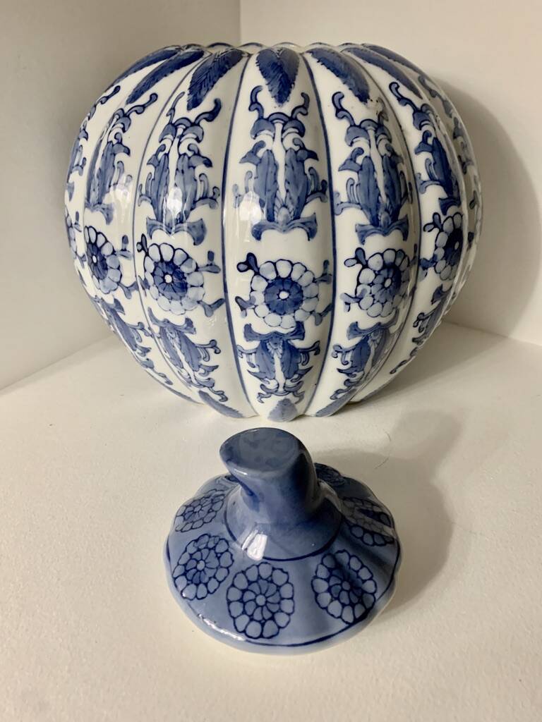 Large Chinese Porcelain Ginger Jar