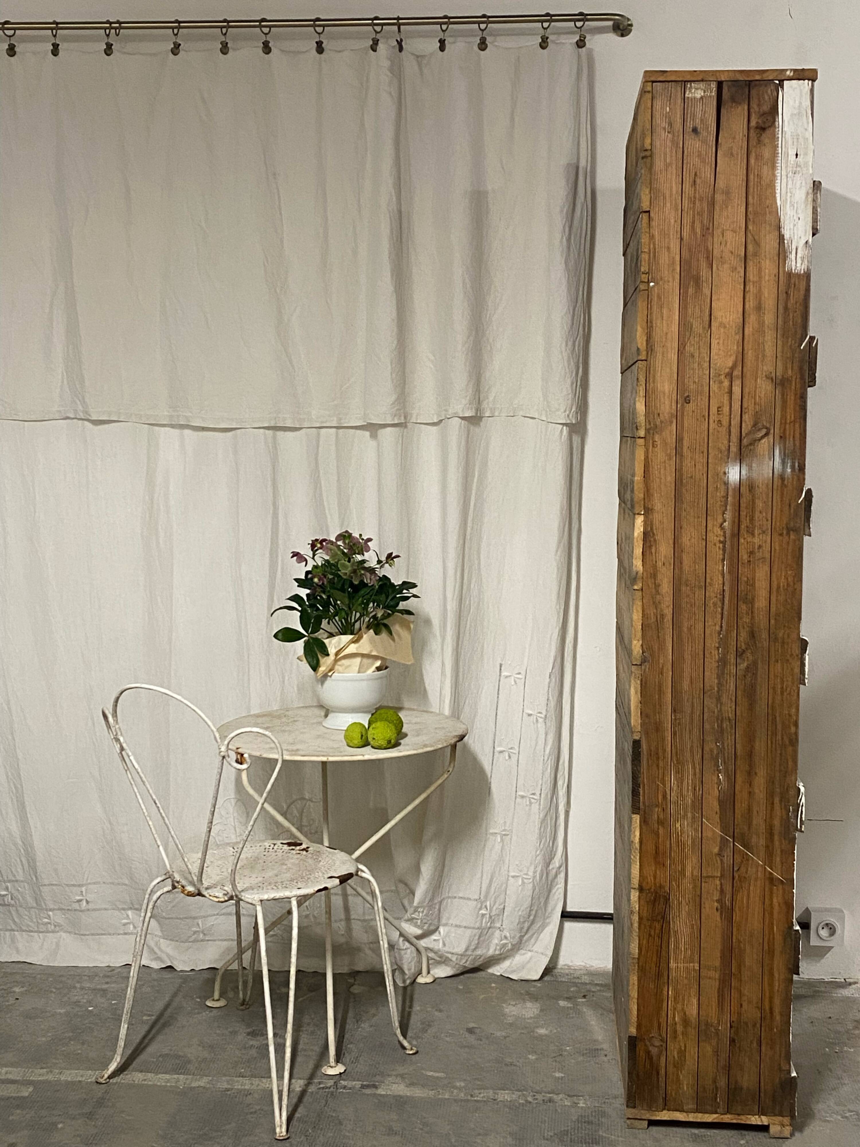 Workshop furniture with 21 lockers