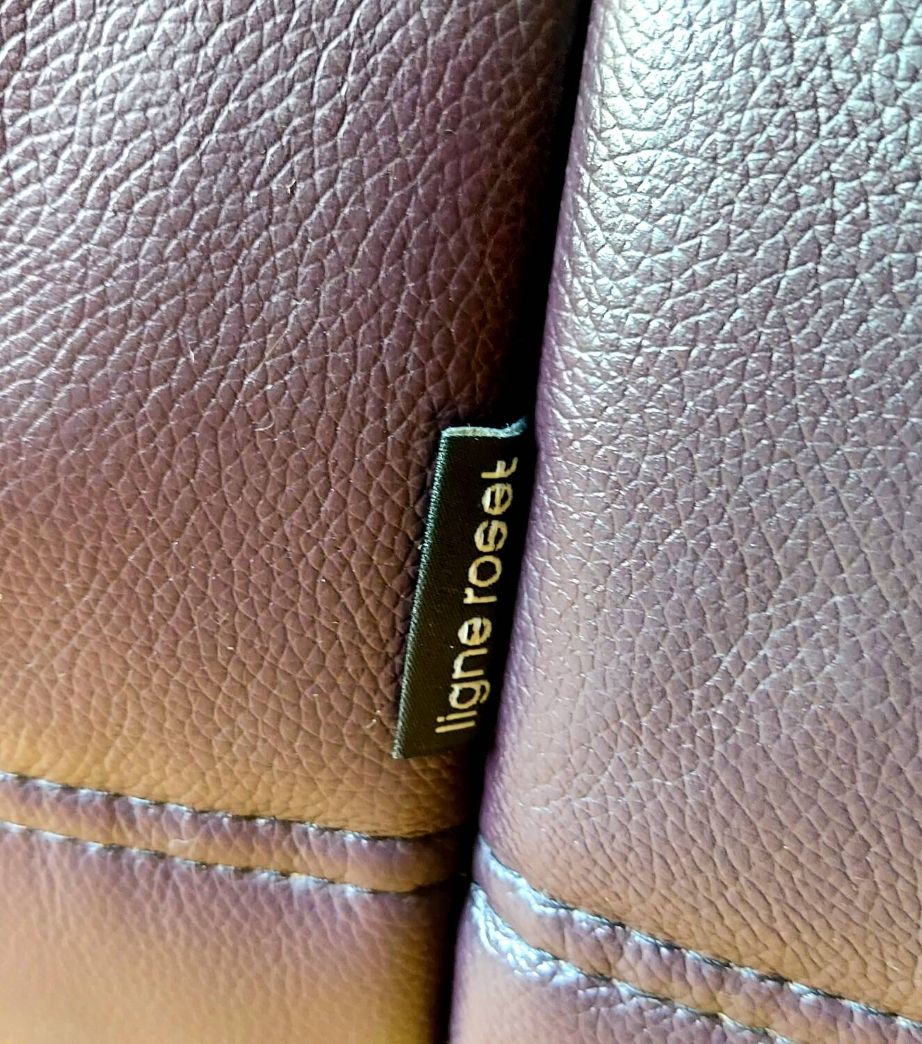 Togo 3-seater - Sofa - 3-seater bench seat in dark plum-colored full-grain leather by Ligne Roset - Very good condition