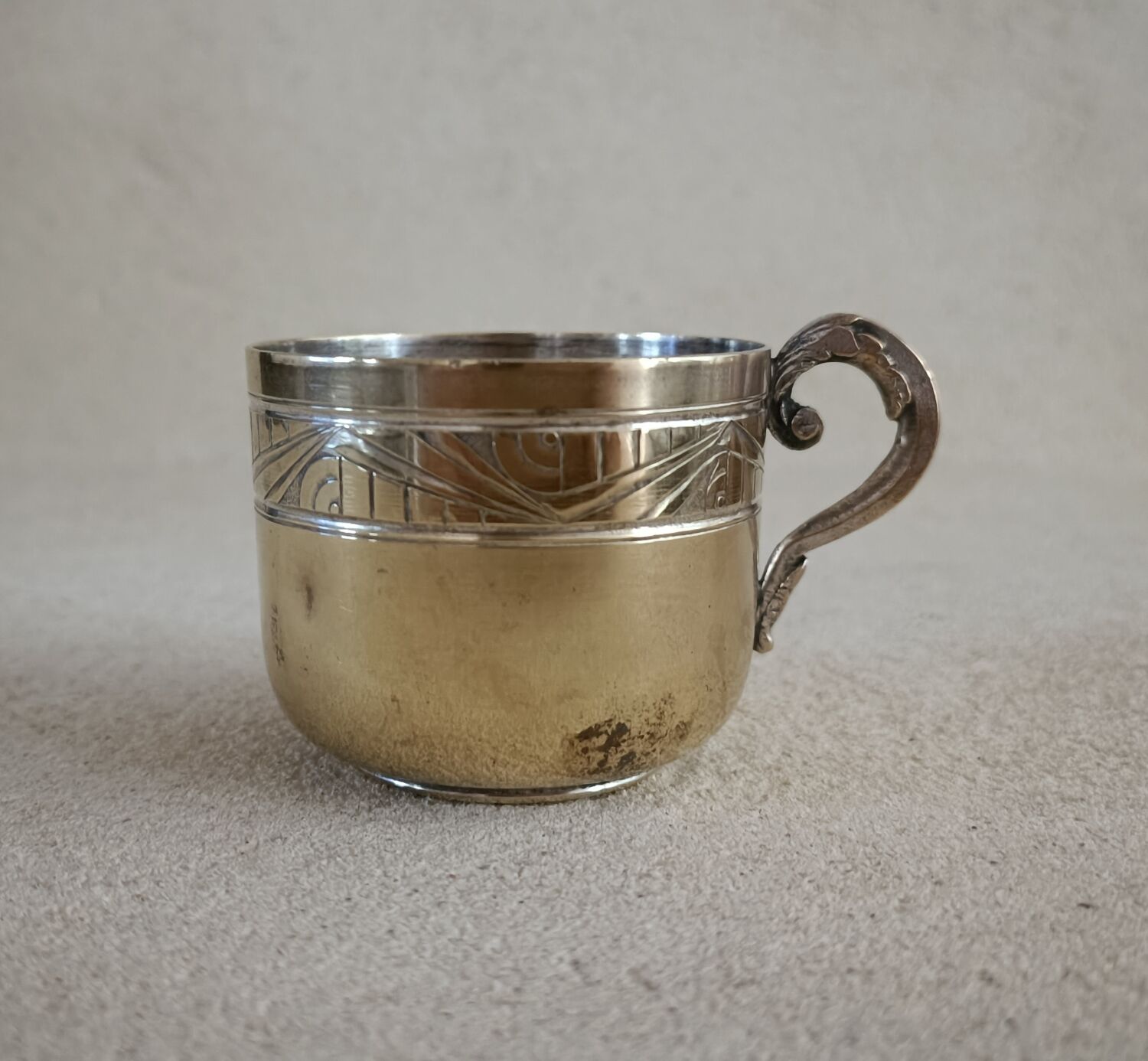 Silver metal cup monogram LJ