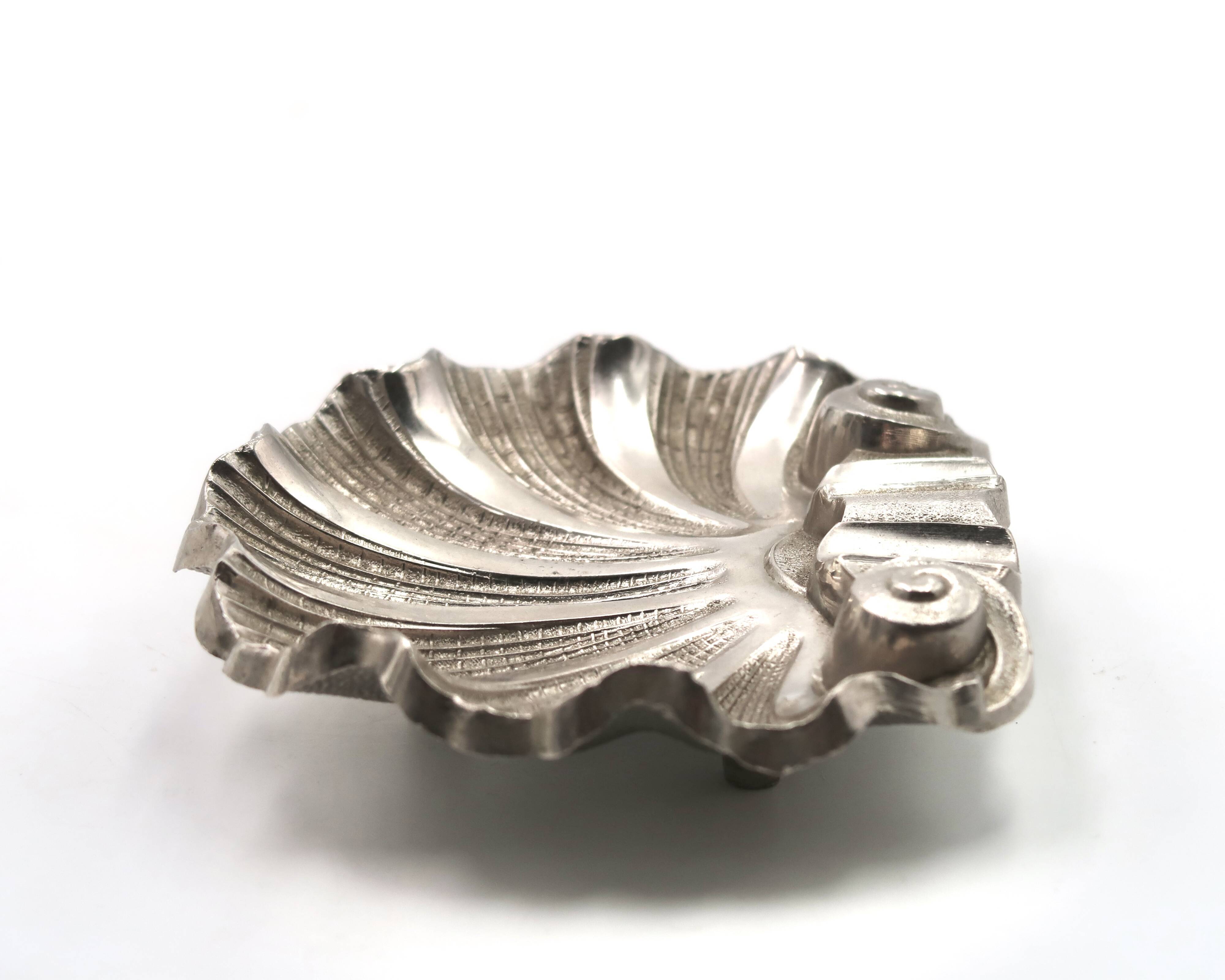 Cendrier Art deco en forme de coquillage en métal argenté