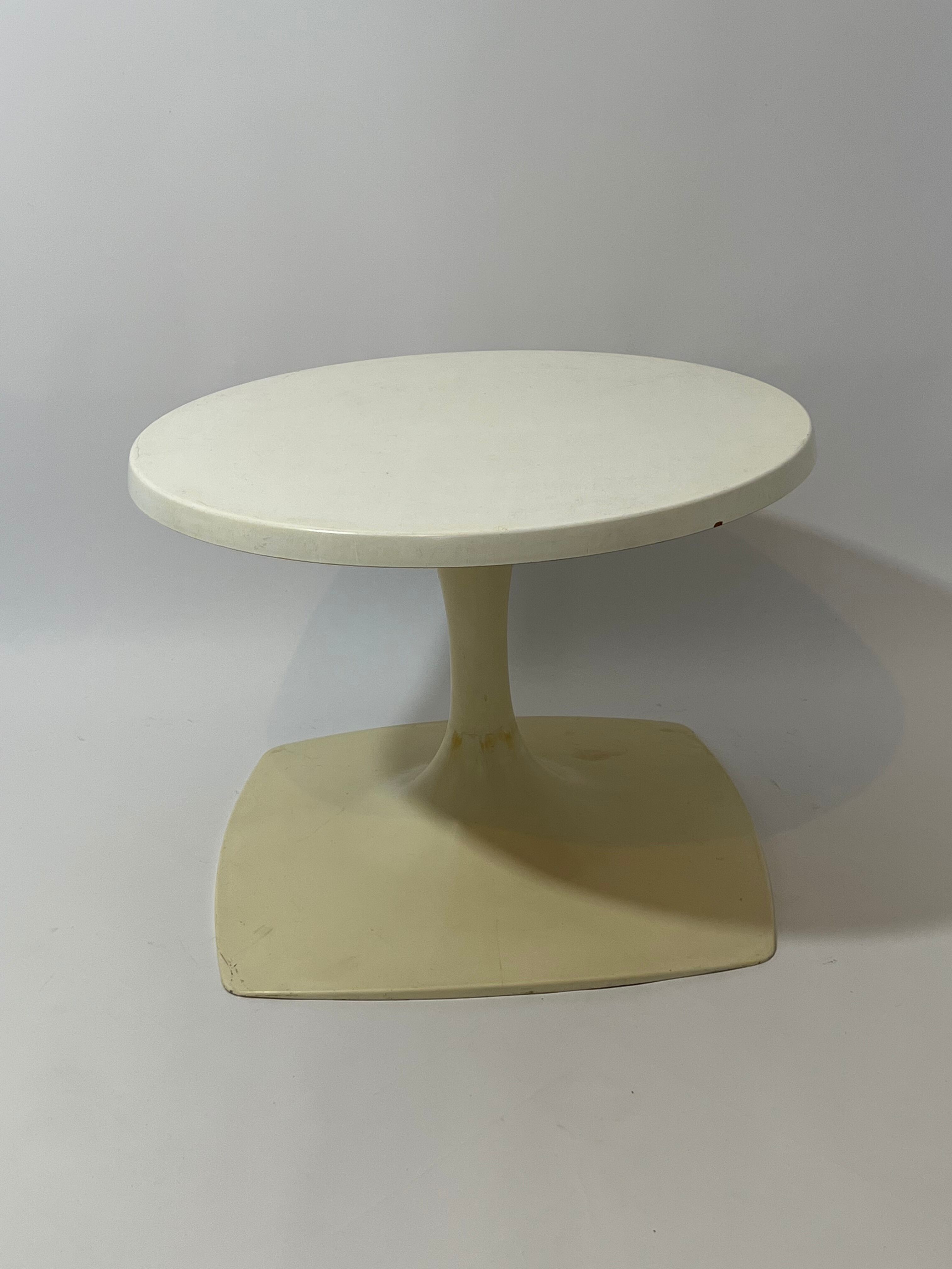 Coffee table feet tulip Stamp Furious France year 1970