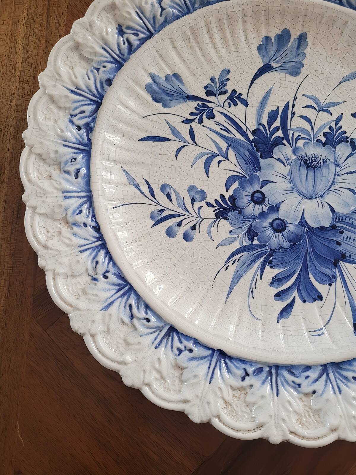 Decorative ceramic plate signed Nove di Bassano