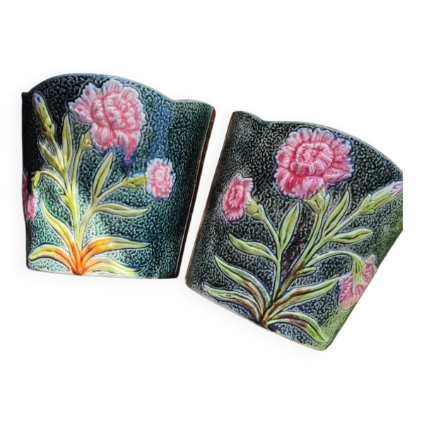 Paire de cache-pots en barbotine